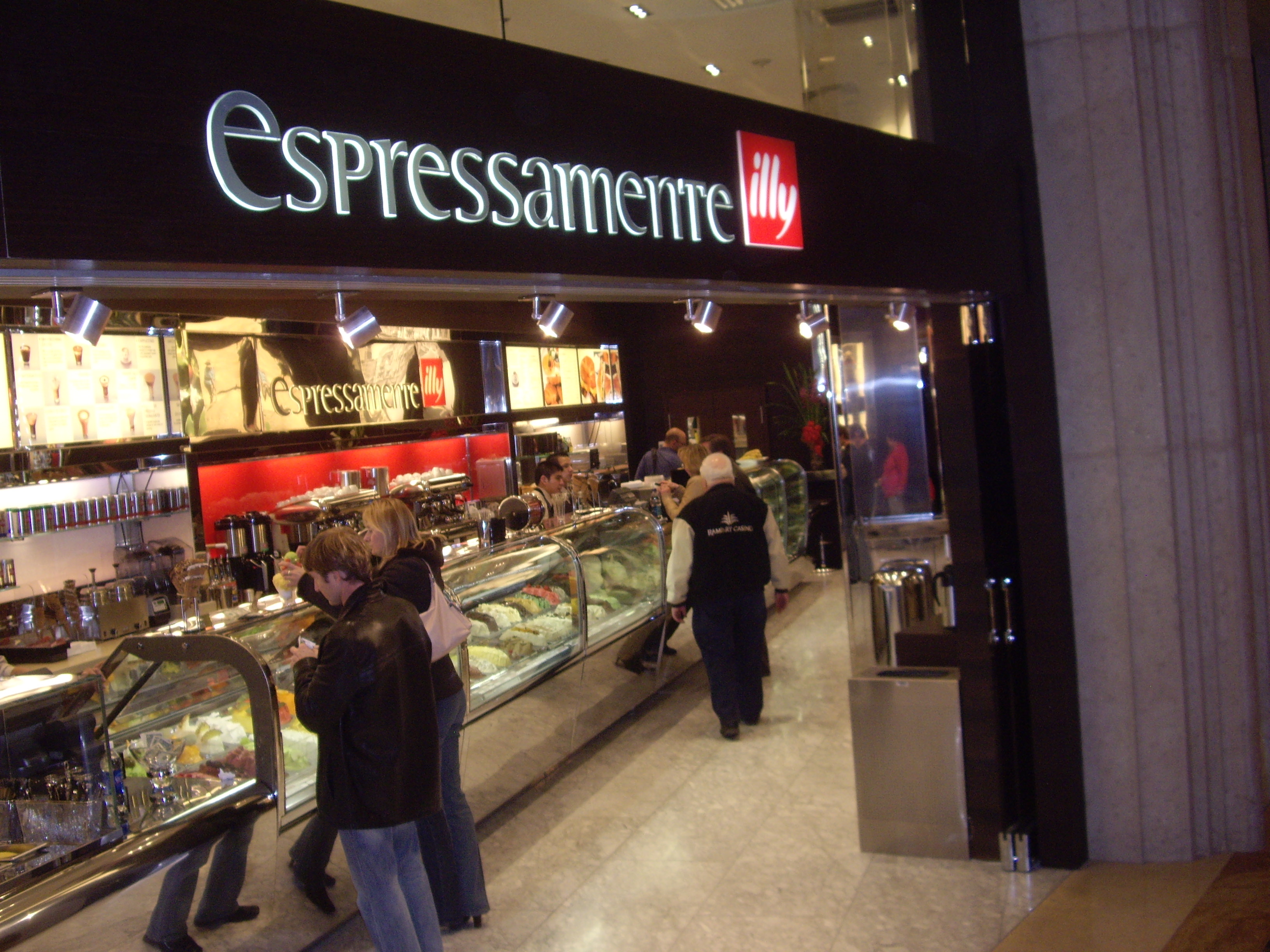 Espressamente Illy Dress Code