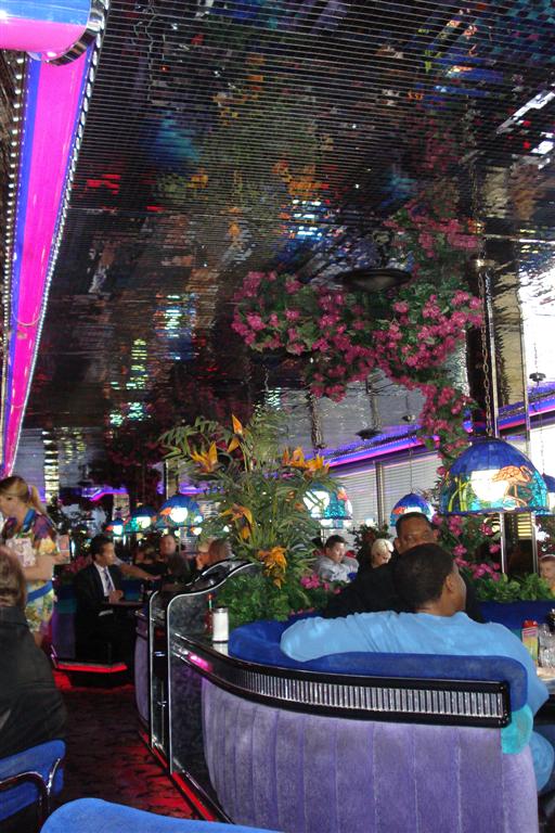 PEPPERMILL COFFEE SHOP AND FIRESIDE (aka Flaming Firepool) LOUNGE — Eating Las VegasEating Las Vegas